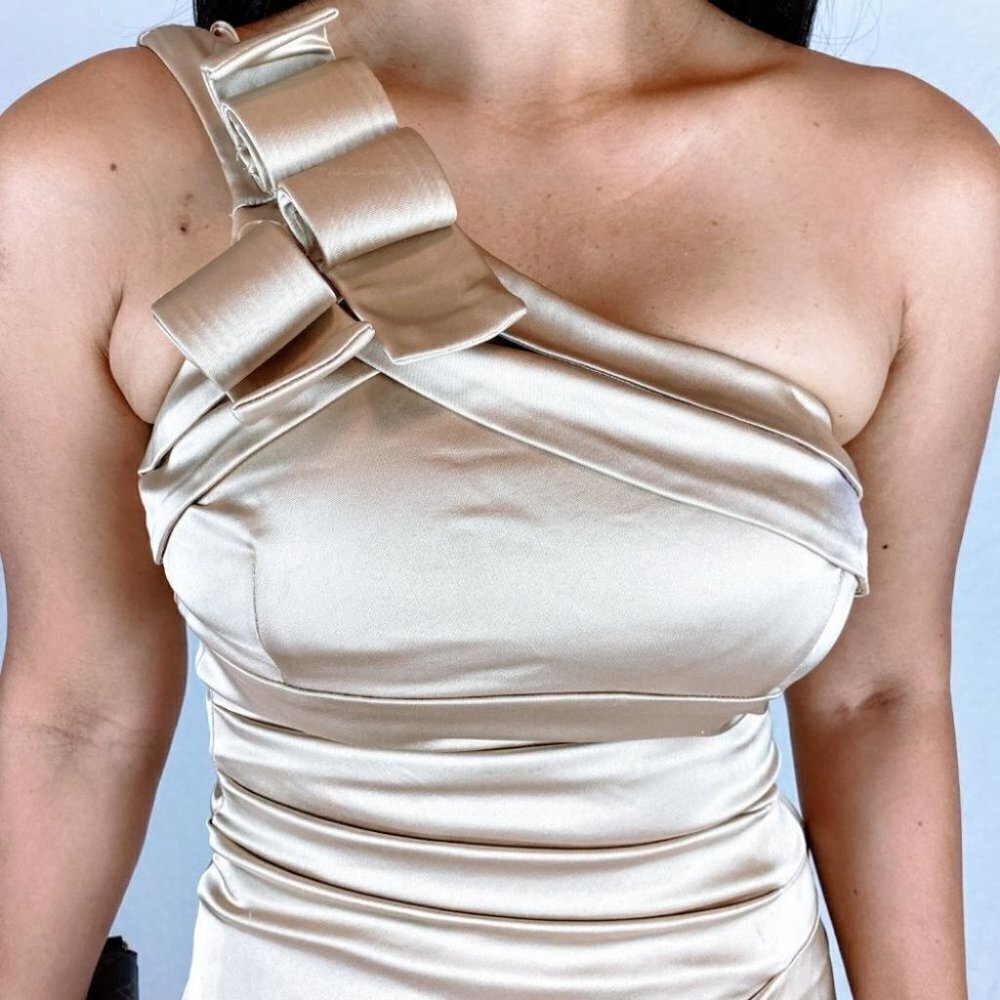 Cache Gold One Shoulder Ruched Bodycon Dress $149 - Picture 3 of 11